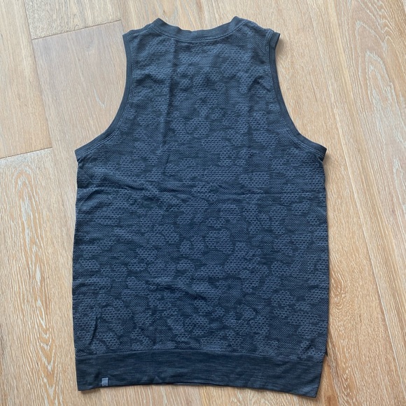 Lululemon Swiftly breeze relaxed tank top muscle tee gray camo sz 4 excellent - Picture 3 of 8